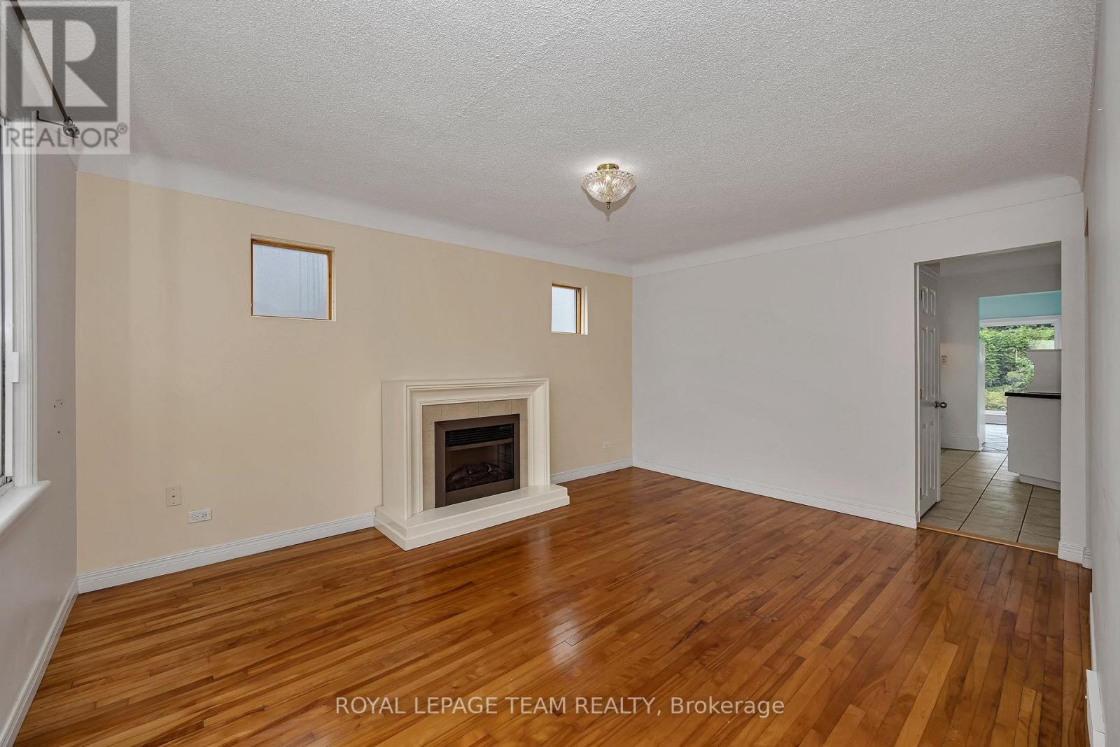 3 Bed, 2 Bath House for Sale in Ottawa – 658 TWEEDSMUIR AVENUE, Ottawa – MLS# X13771584 - Image 10