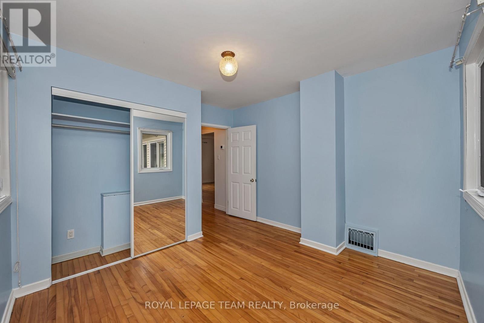 3 Bed, 2 Bath House for Sale in Ottawa – 658 TWEEDSMUIR AVENUE, Ottawa – MLS# X13771584 - Image 20