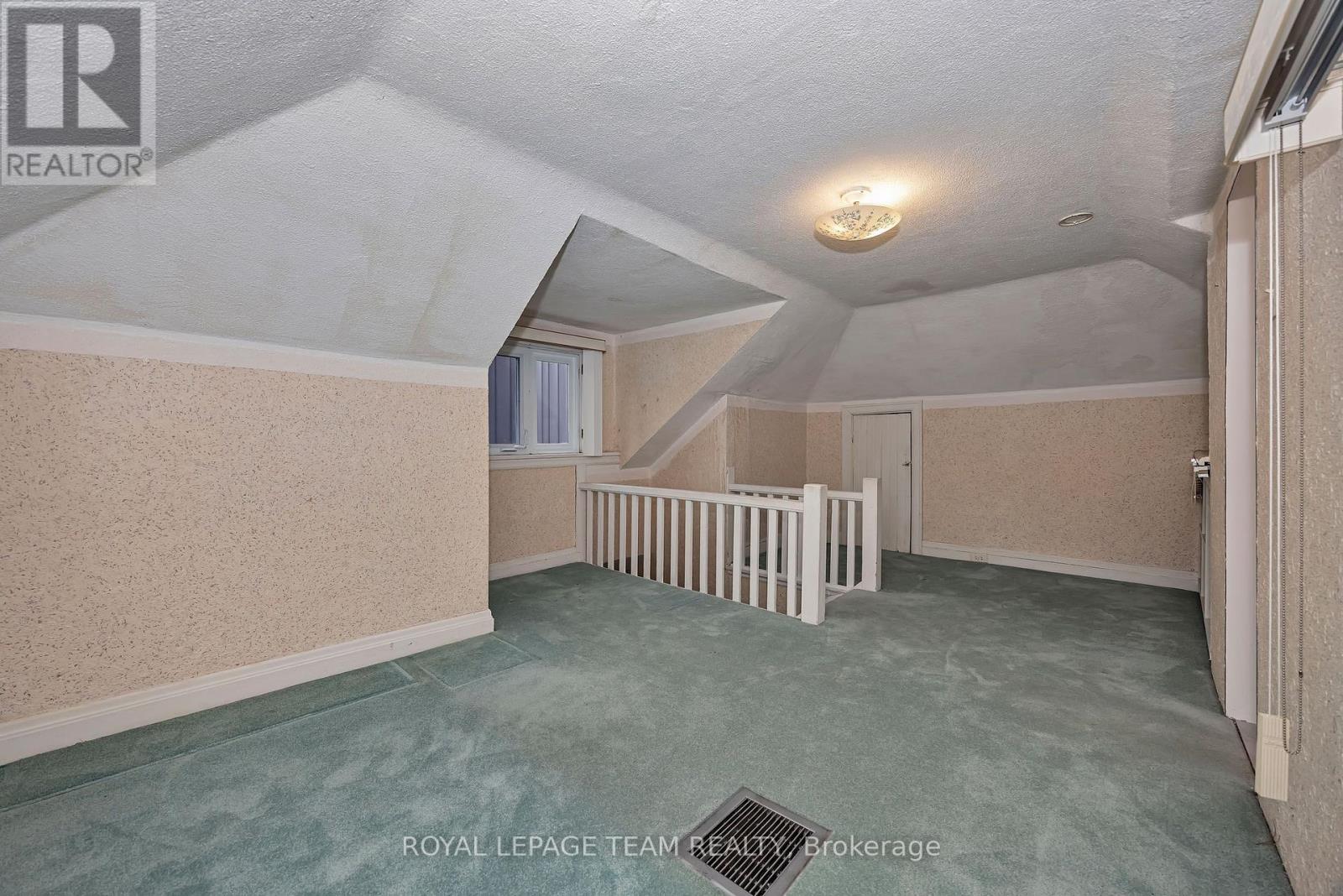 3 Bed, 2 Bath House for Sale in Ottawa – 658 TWEEDSMUIR AVENUE, Ottawa – MLS# X13771584 - Image 26