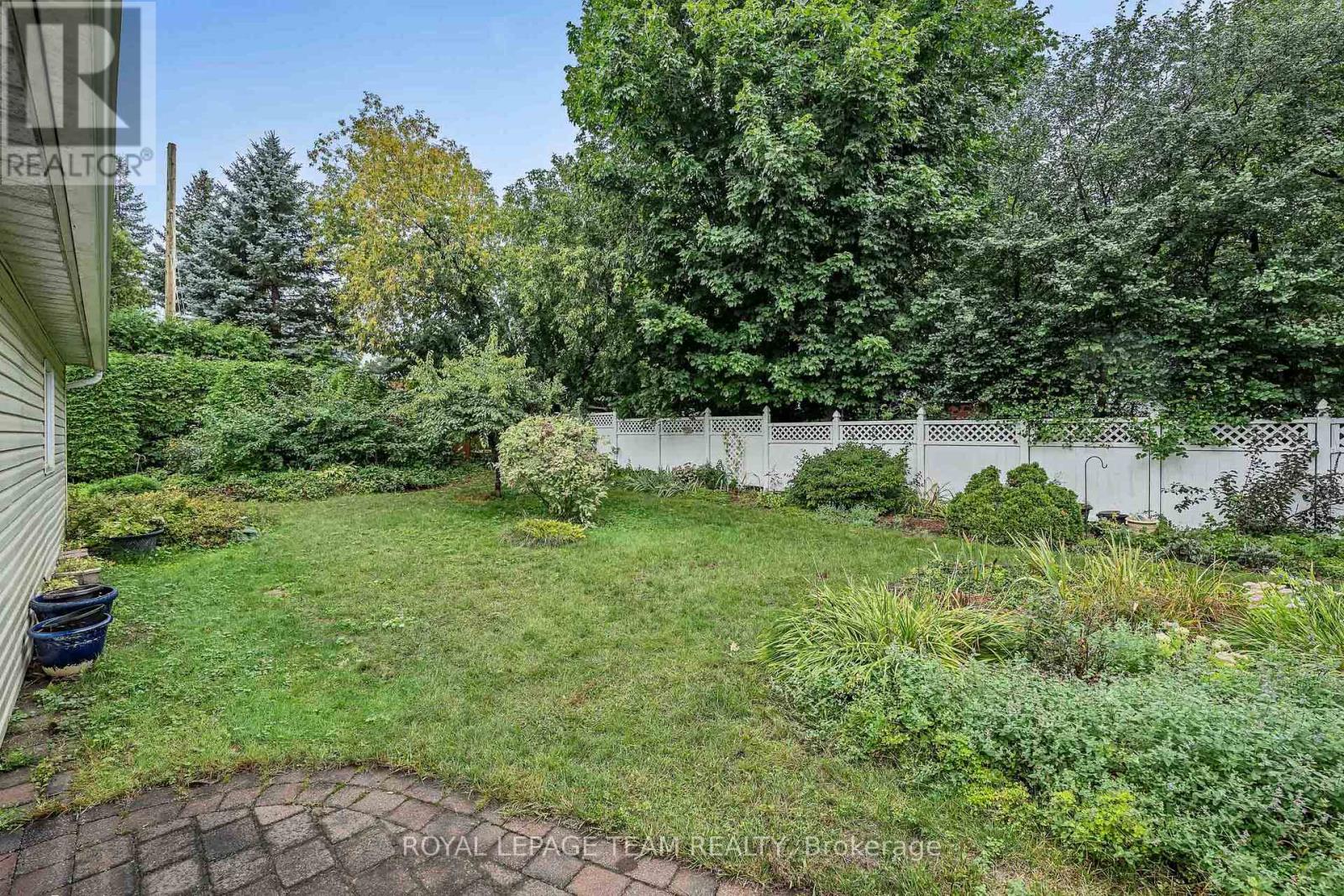 3 Bed, 2 Bath House for Sale in Ottawa – 658 TWEEDSMUIR AVENUE, Ottawa – MLS# X13771584 - Image 34