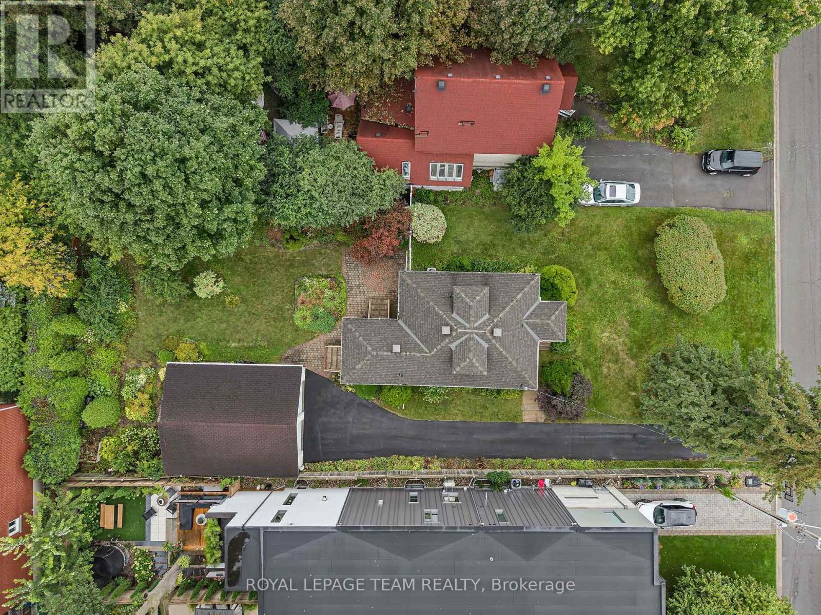 658 TWEEDSMUIR AVENUE - 37
