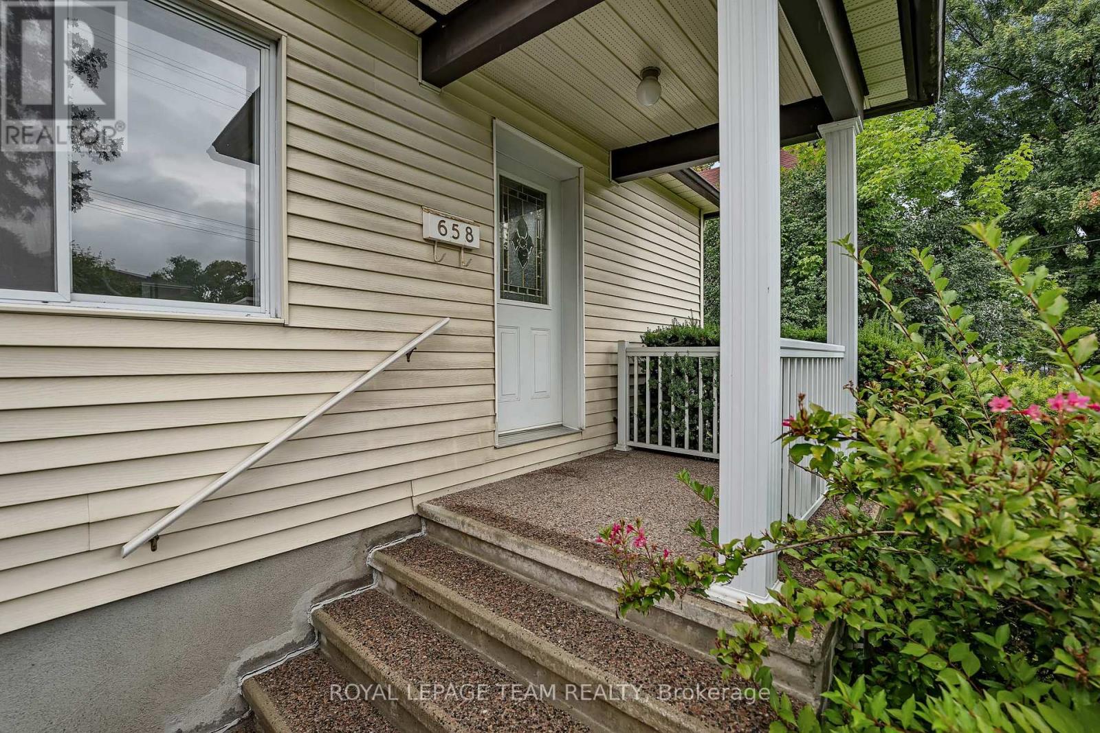 658 TWEEDSMUIR AVENUE - 5
