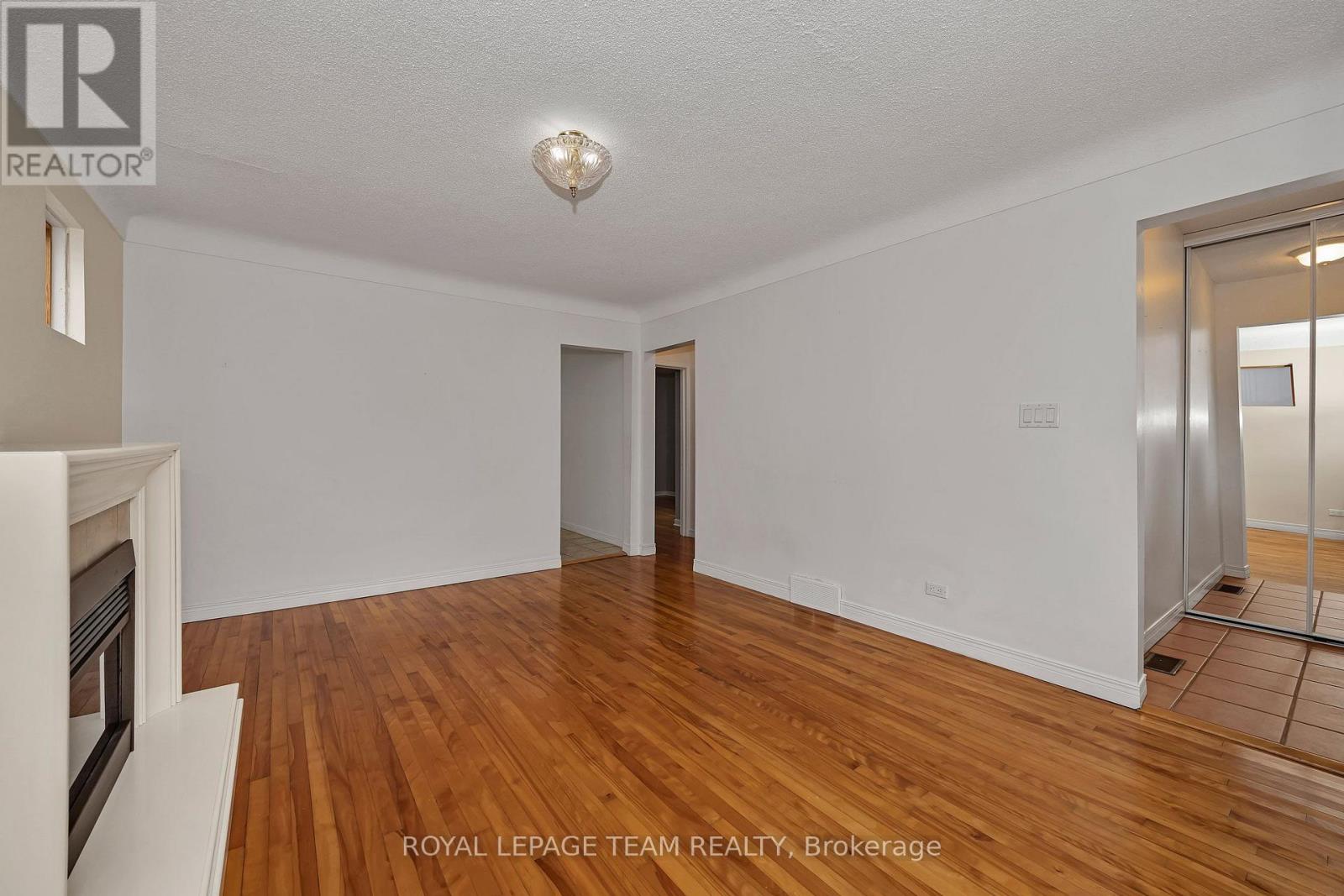 3 Bed, 2 Bath House for Sale in Ottawa – 658 TWEEDSMUIR AVENUE, Ottawa – MLS# X13771584 - Image 9