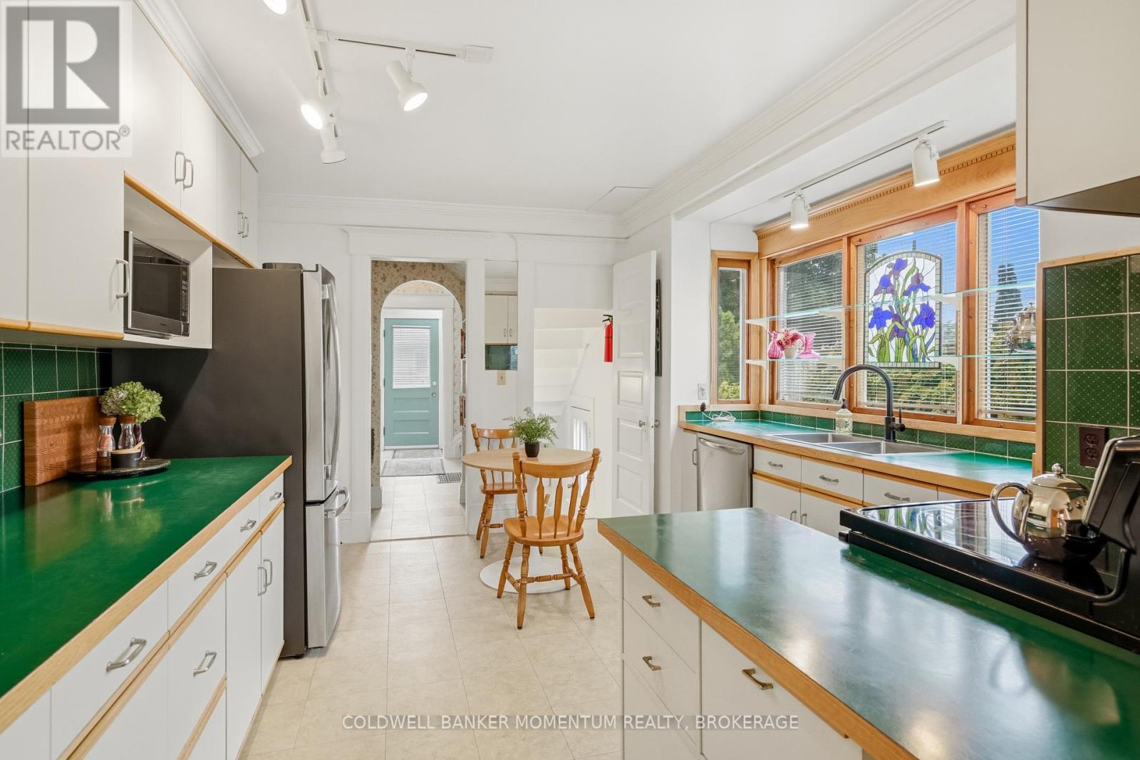 3973 ST PETER AVENUE - 10