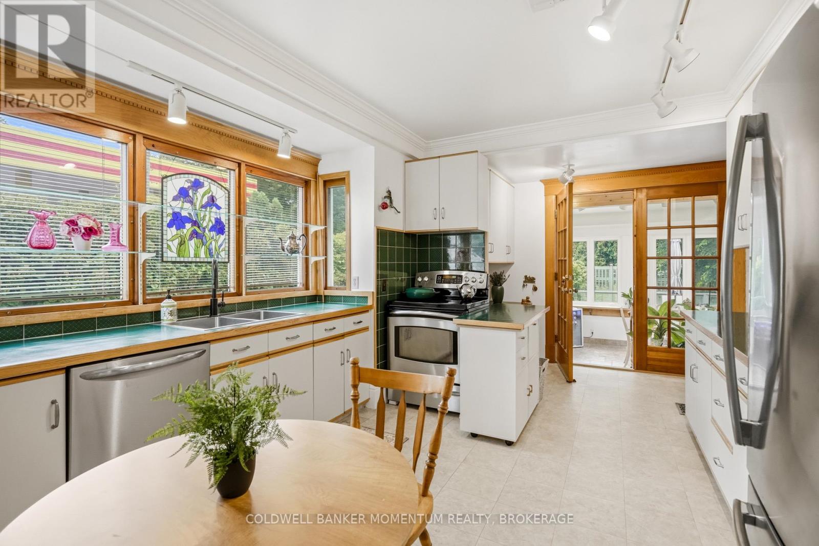 3973 ST PETER AVENUE - 8