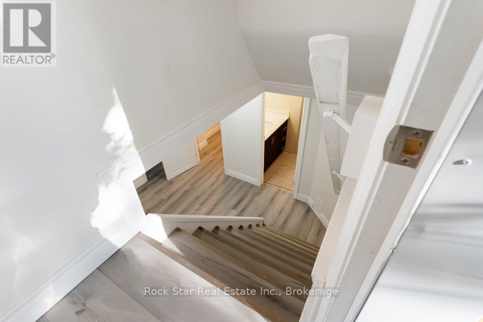 LOWER - 10 CULLEN DRIVE, St. Catharines (Glendale/Glenridge) — photo 4