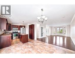 46 Holland Drive, photo 10