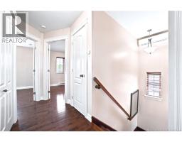 46 Holland Drive, photo 16