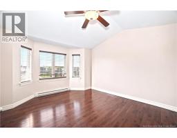 46 Holland Drive, photo 17