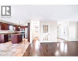 46 Holland Drive, photo 7