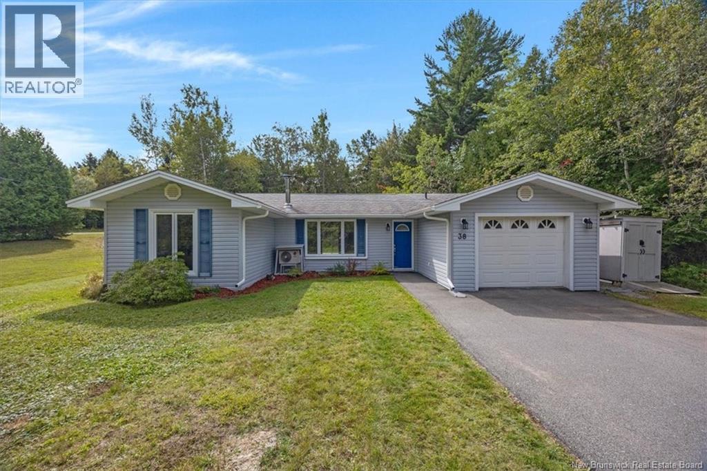 38 Iona Avenue, Rothesay — photo 2