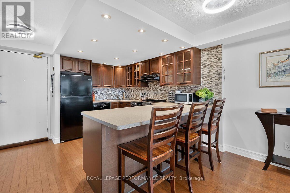 #403 1440 HERON ROAD - 10