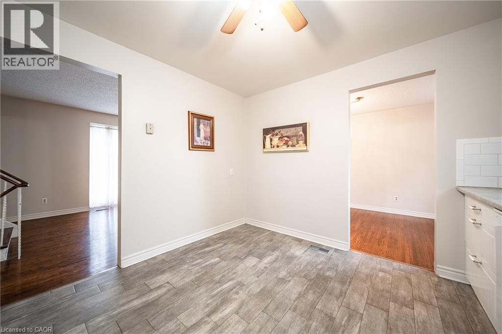 557 TRAFFORD Crescent - 11