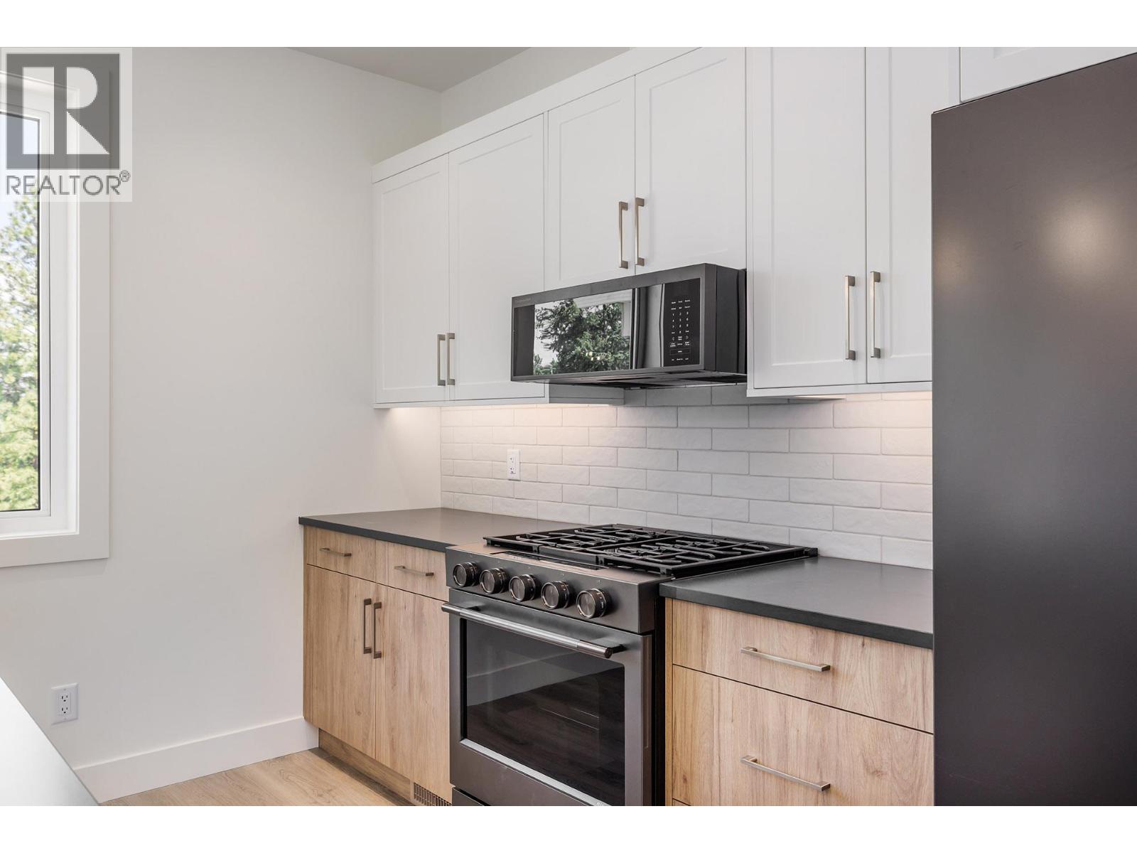 596 Benmore Place, Kelowna - Image 1