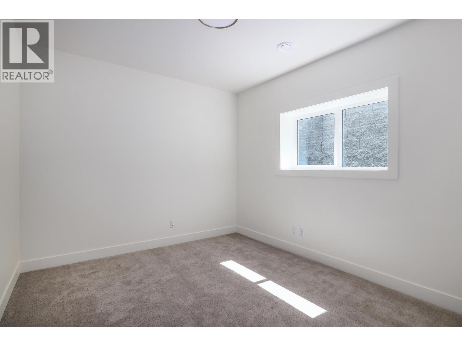 596 Benmore Place, Kelowna - Image 1