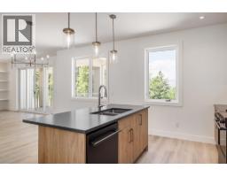 596 Benmore Place, Kelowna, BC V1W4Z3 Photo 17