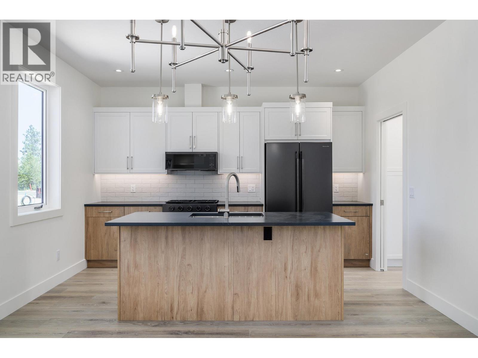 596 Benmore Place, Kelowna - Image 1