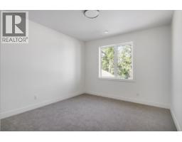 596 Benmore Place, Kelowna, BC V1W4Z3 Photo 33