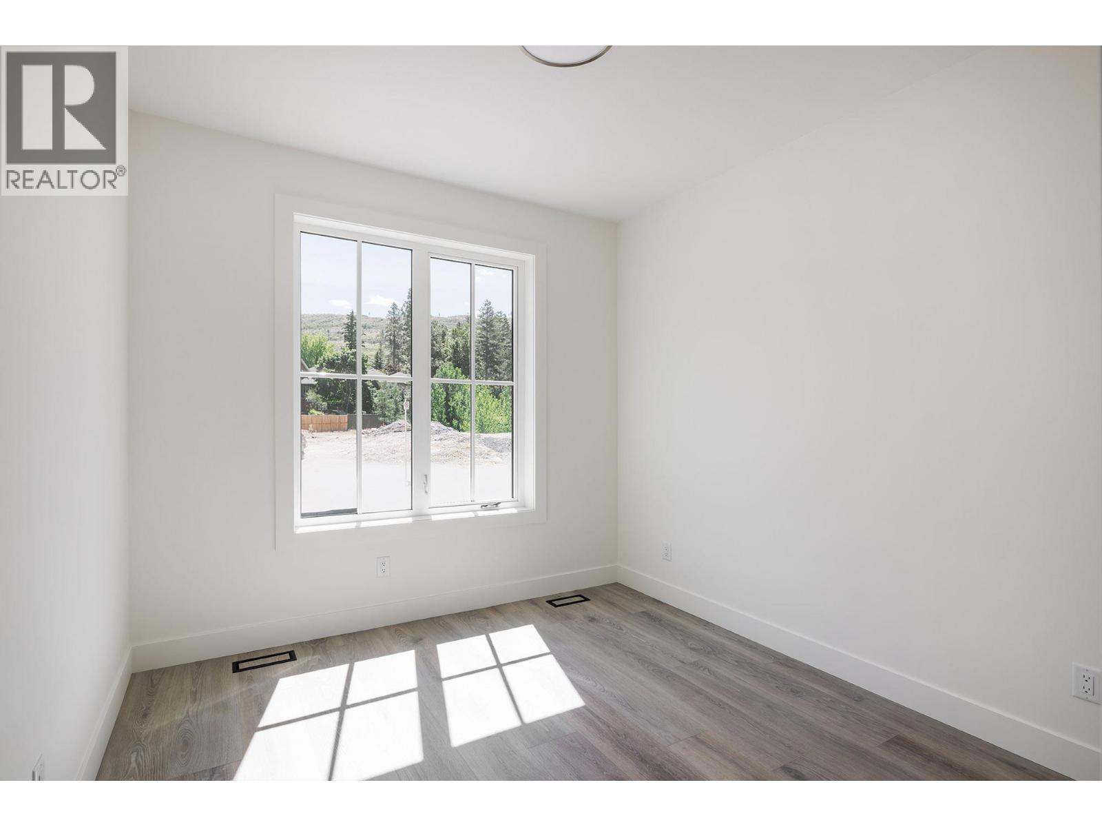 596 Benmore Place, Kelowna - Image 1