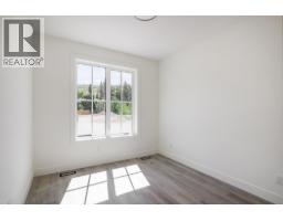 596 Benmore Place, Kelowna, BC V1W4Z3 Photo 24