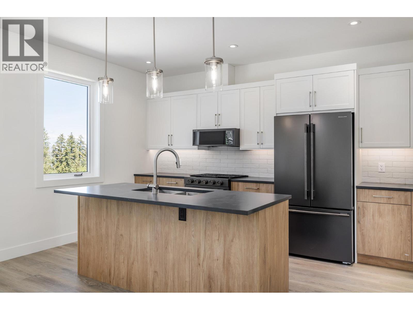 596 Benmore Place, Kelowna - Image 1