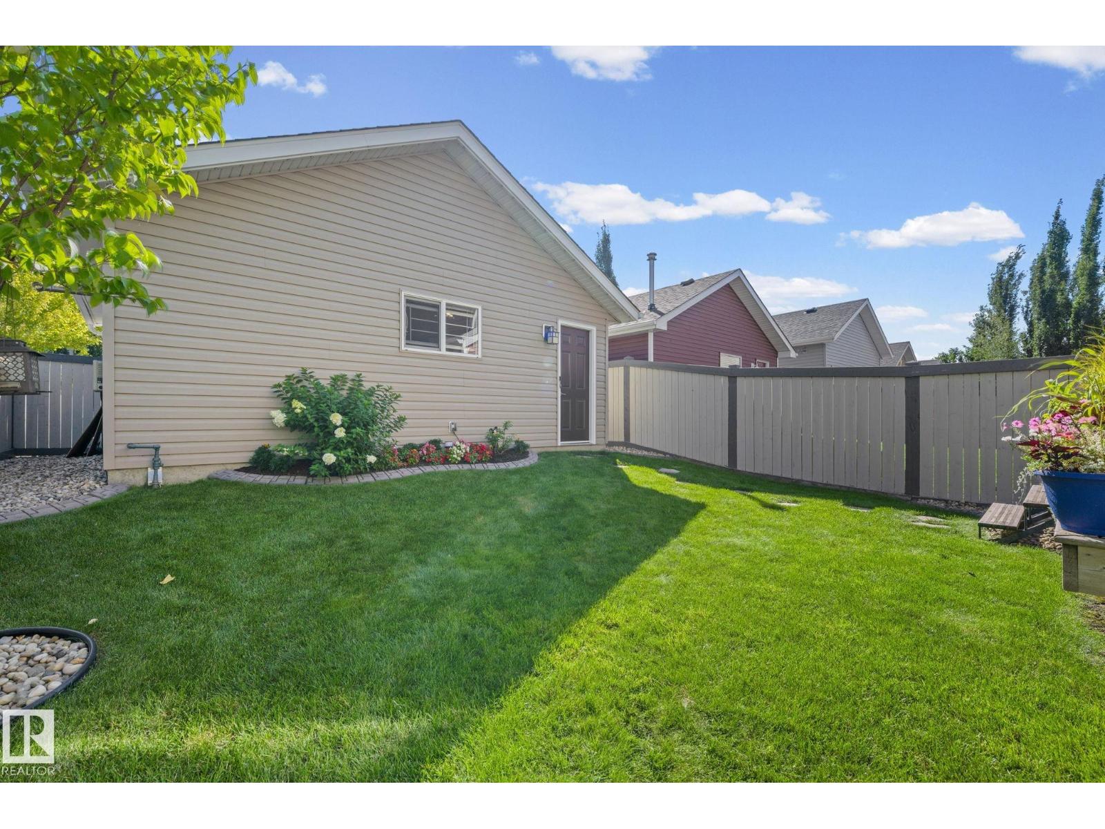2031 74 ST SW - 43