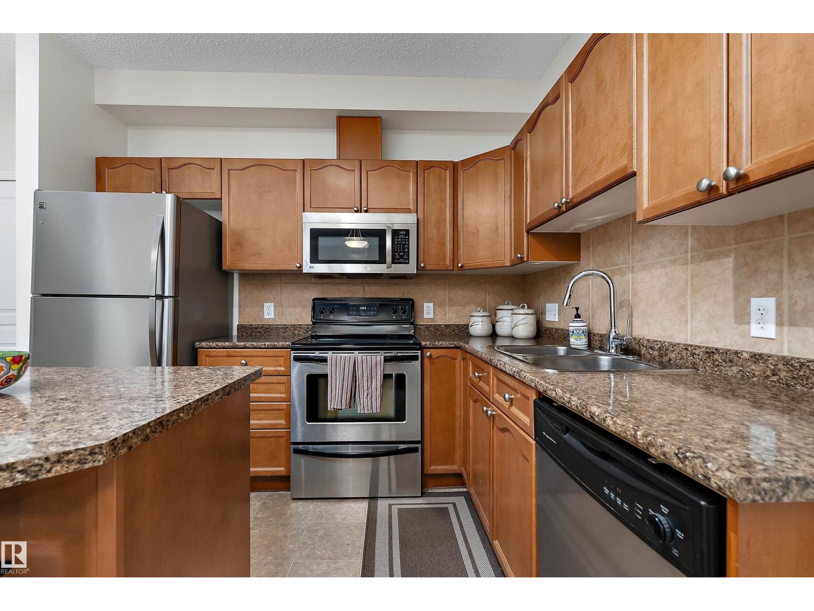 #203 8931 156 ST NW - 14