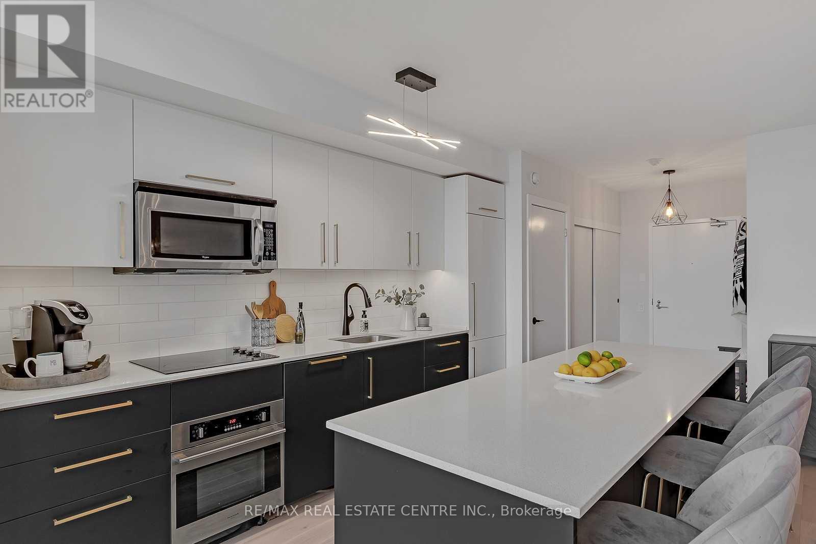 #407 5 HANNA AVENUE - 12