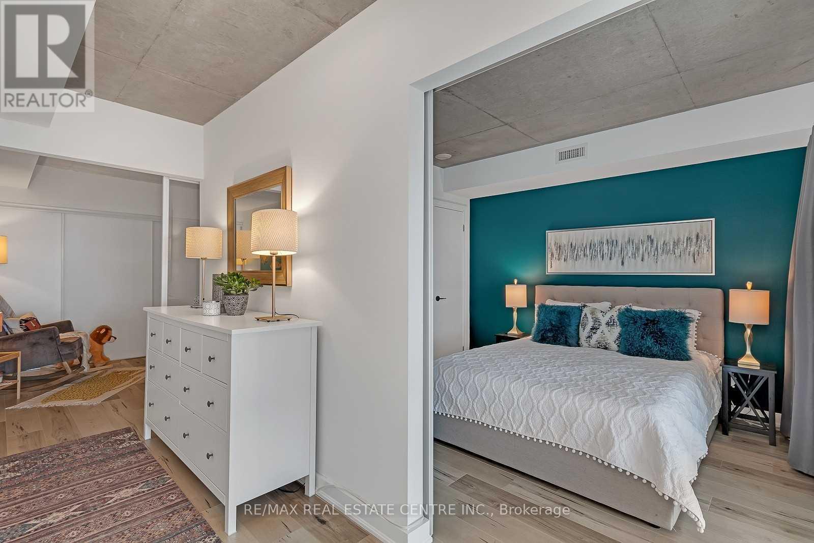 #407 5 HANNA AVENUE - 23