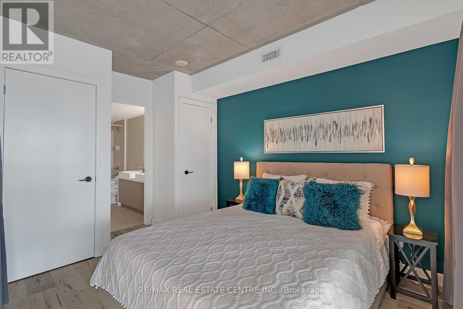 #407 5 HANNA AVENUE - 24
