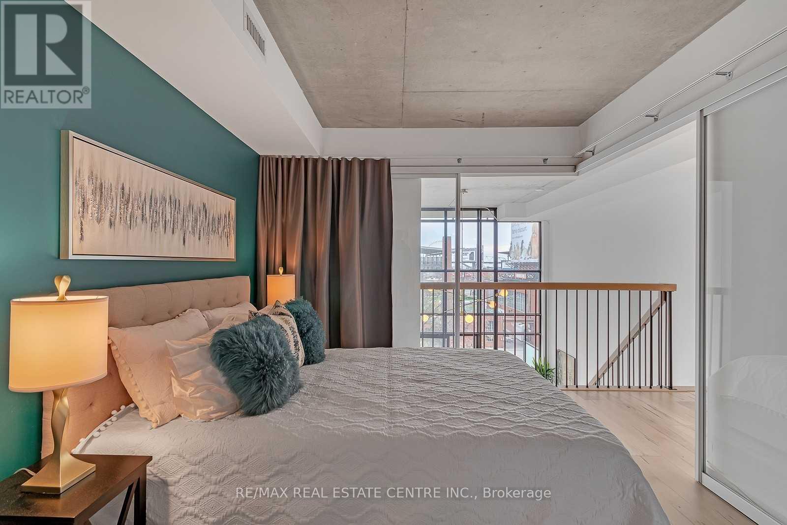 #407 5 HANNA AVENUE - 25