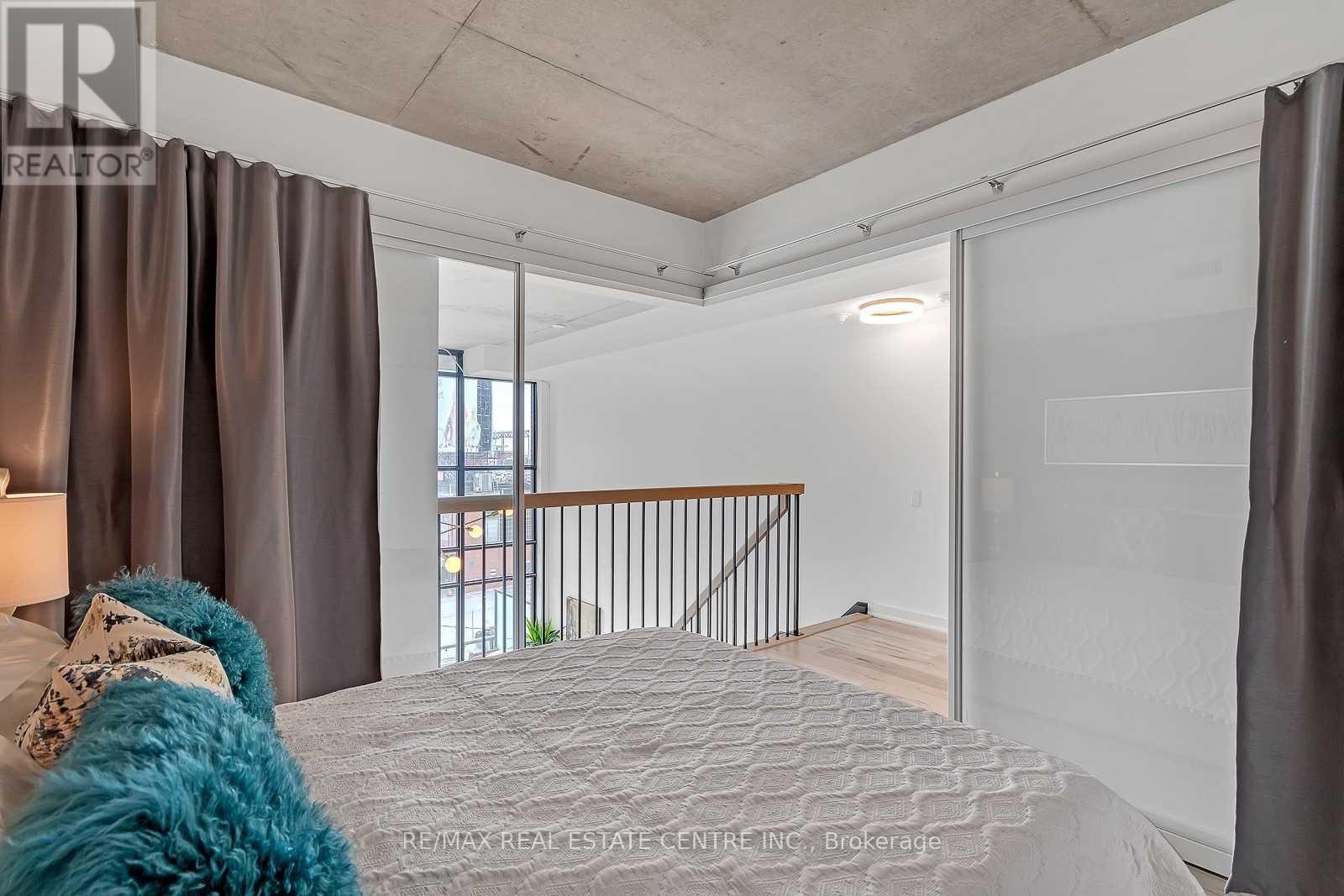 #407 5 HANNA AVENUE - 26