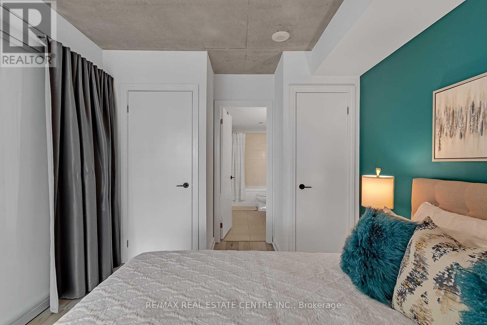 #407 5 HANNA AVENUE - 27