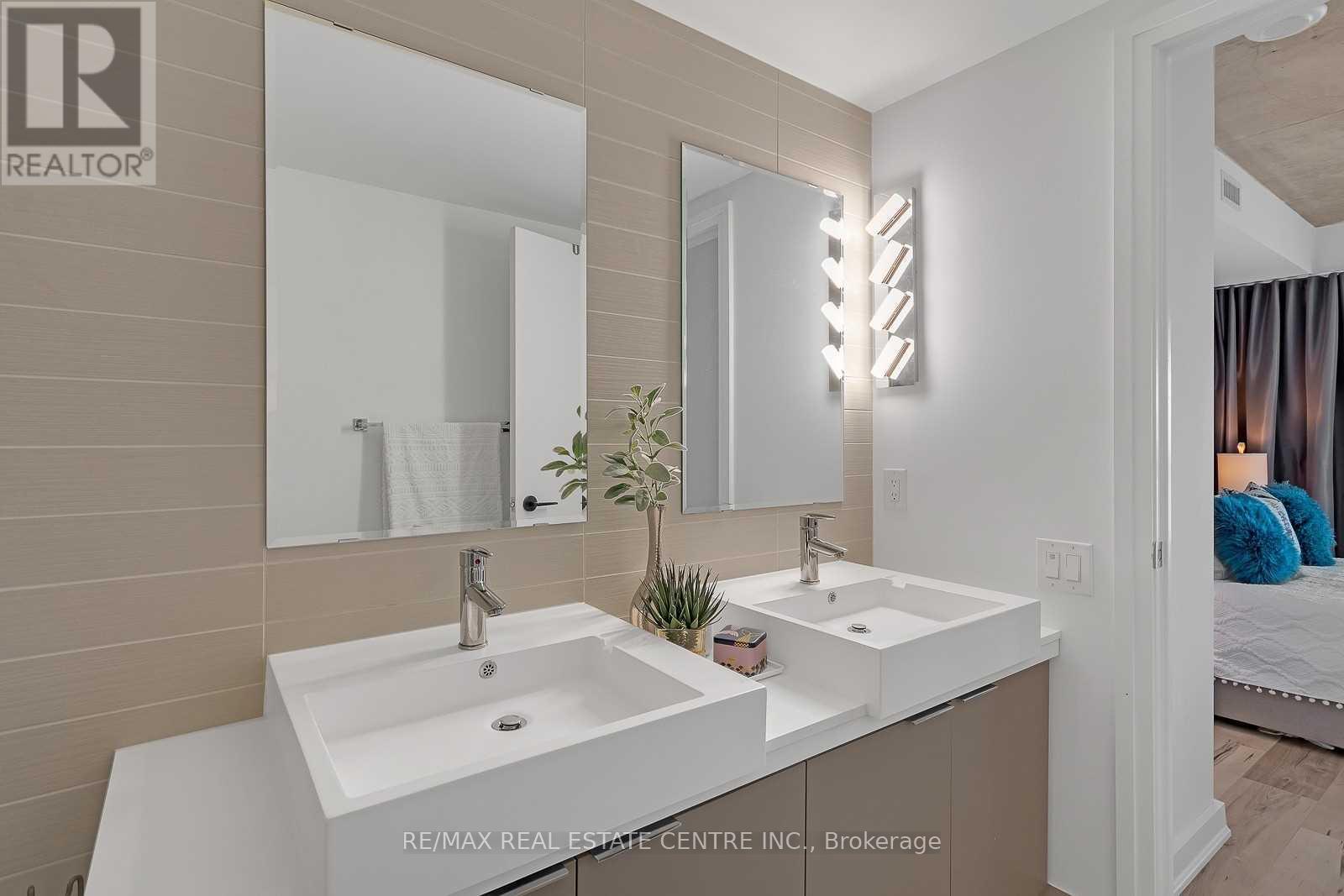 #407 5 HANNA AVENUE - Image 29