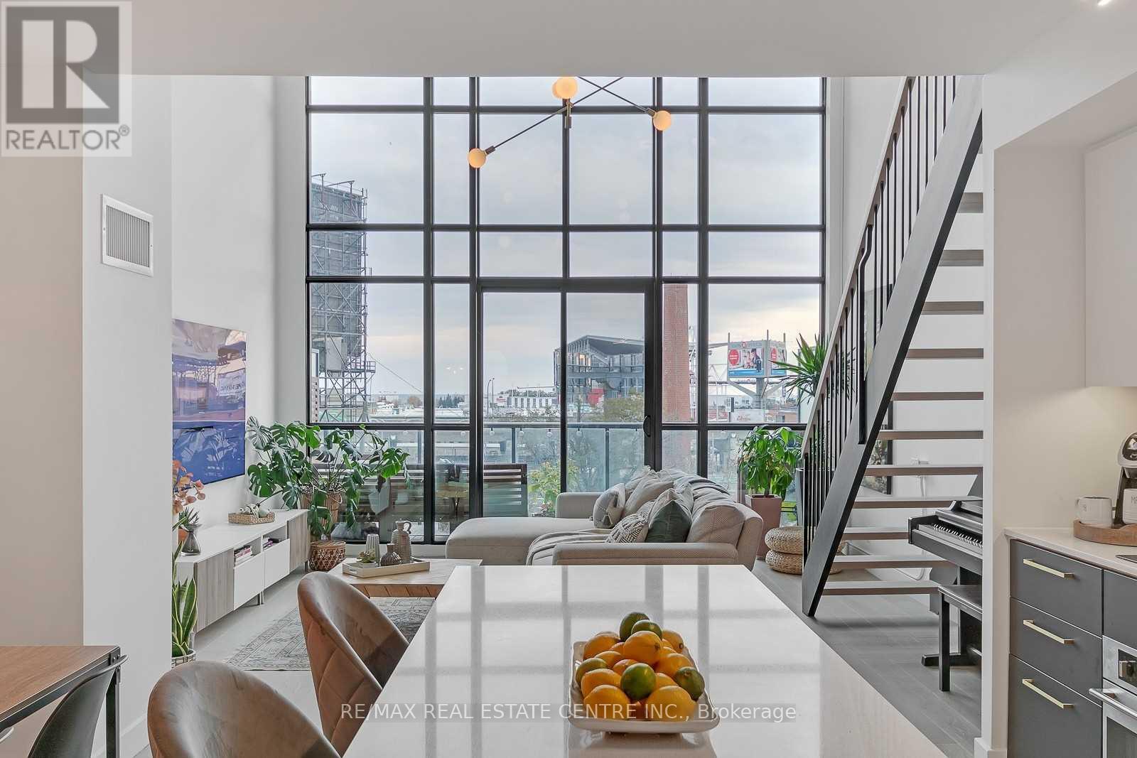 #407 5 HANNA AVENUE - 4