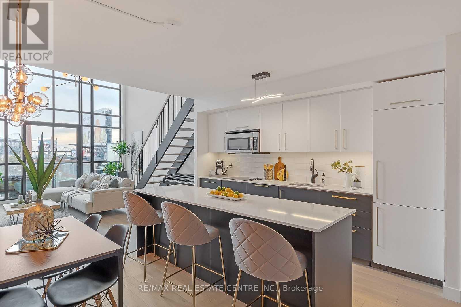 #407 5 HANNA AVENUE - 8