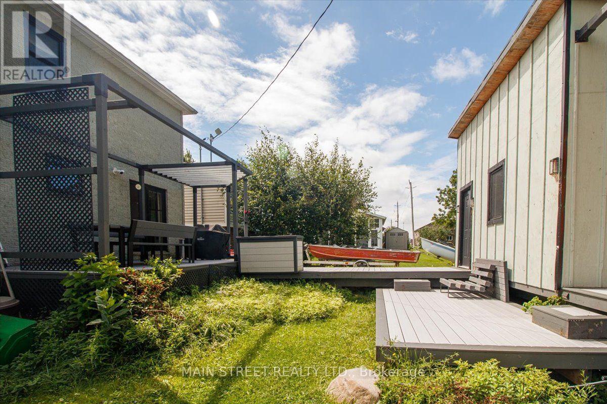 1275 LAKESHORE ROAD - 32