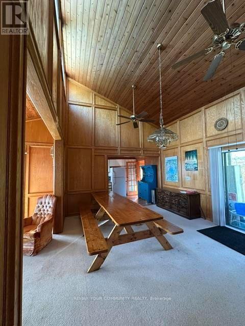 20 SNAKE ISLAND E - 19