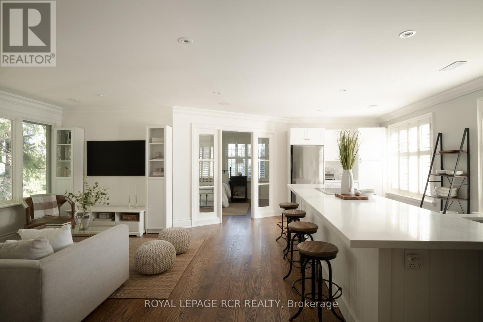 84 KENNEDY ROAD - Image 36
