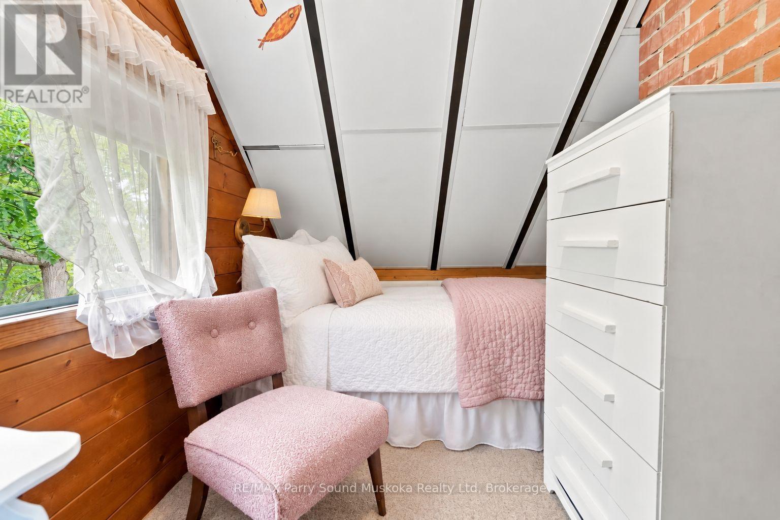 334 HEALEY LAKE - Image 18