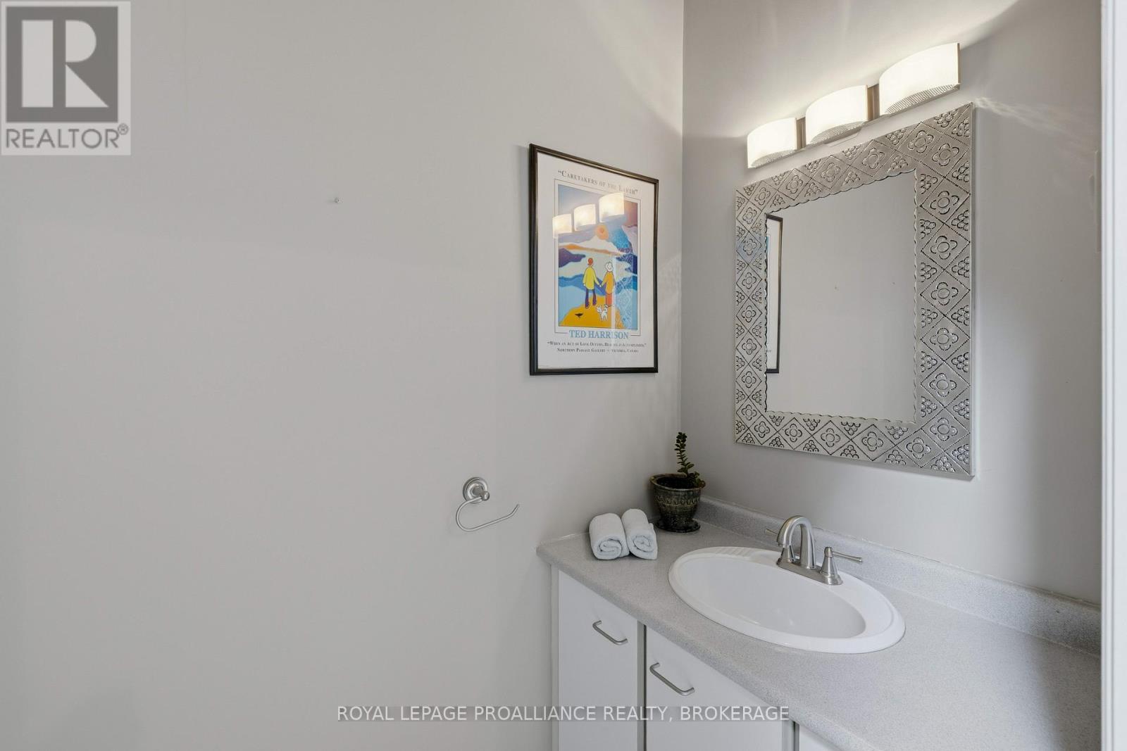 27 RIVERSIDE DRIVE - 4