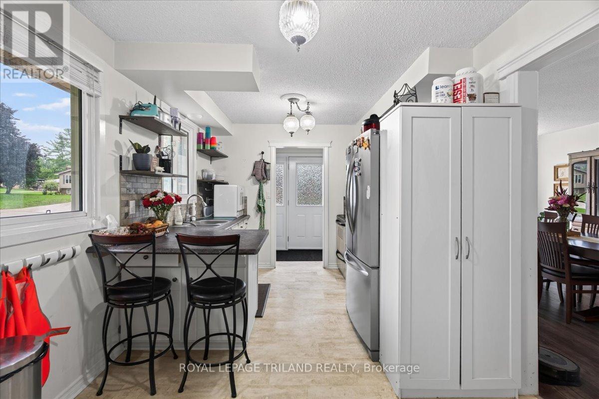 6 BAYLEY STREET - 10
