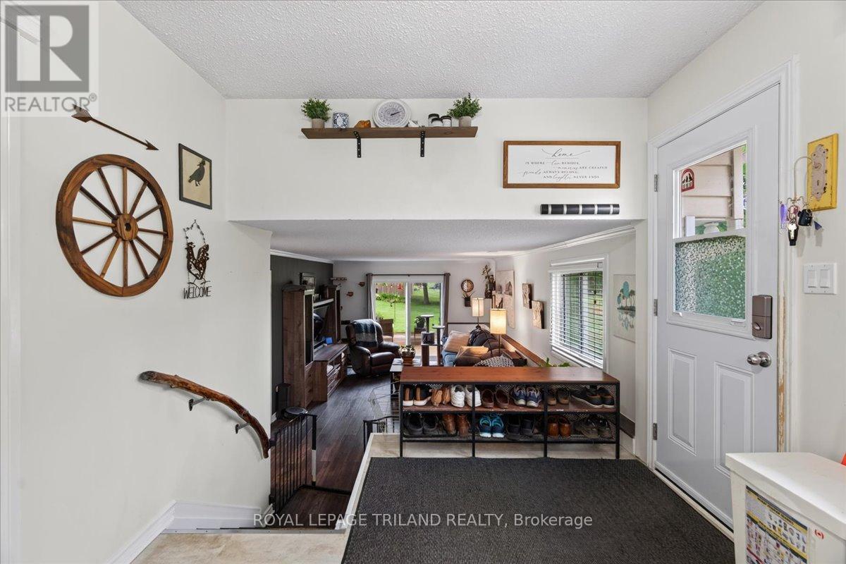 6 BAYLEY STREET - 13