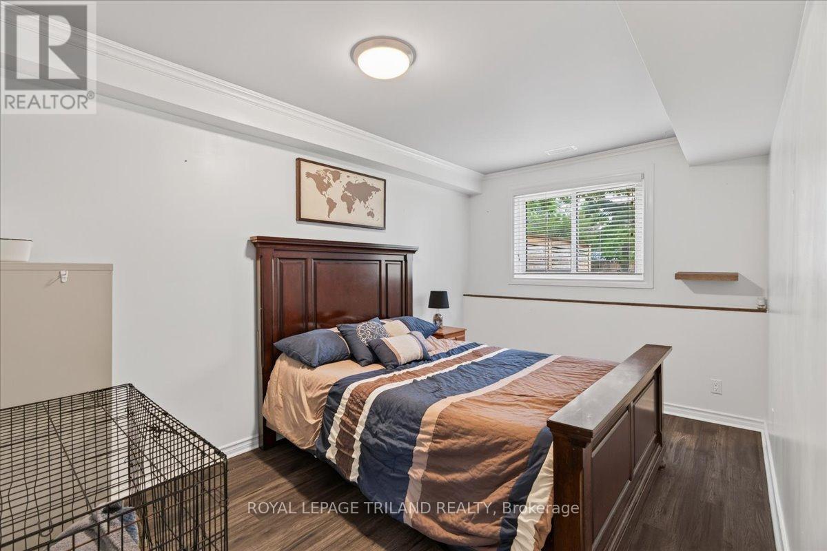 6 BAYLEY STREET - 24