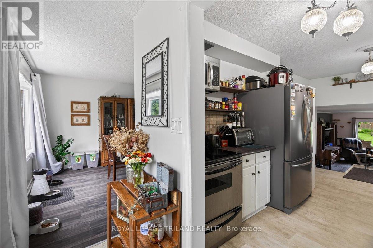 6 BAYLEY STREET - 5