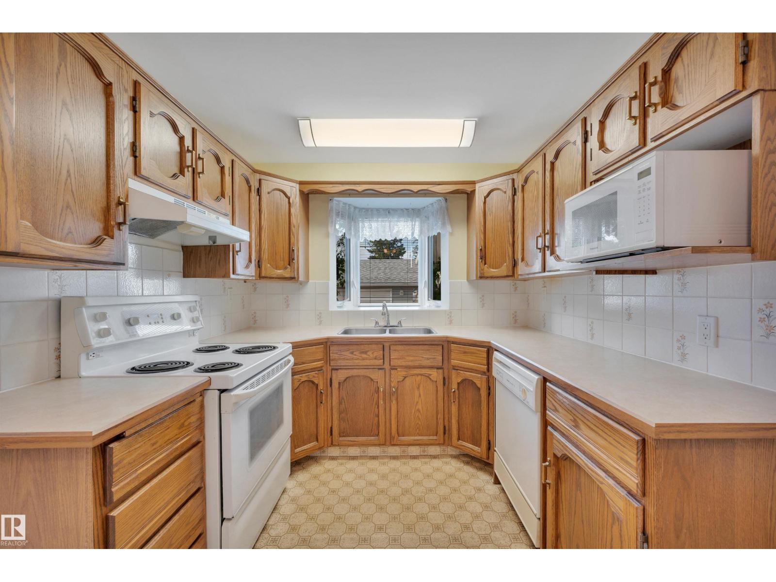 66 MEADOWBROOK RD - 16