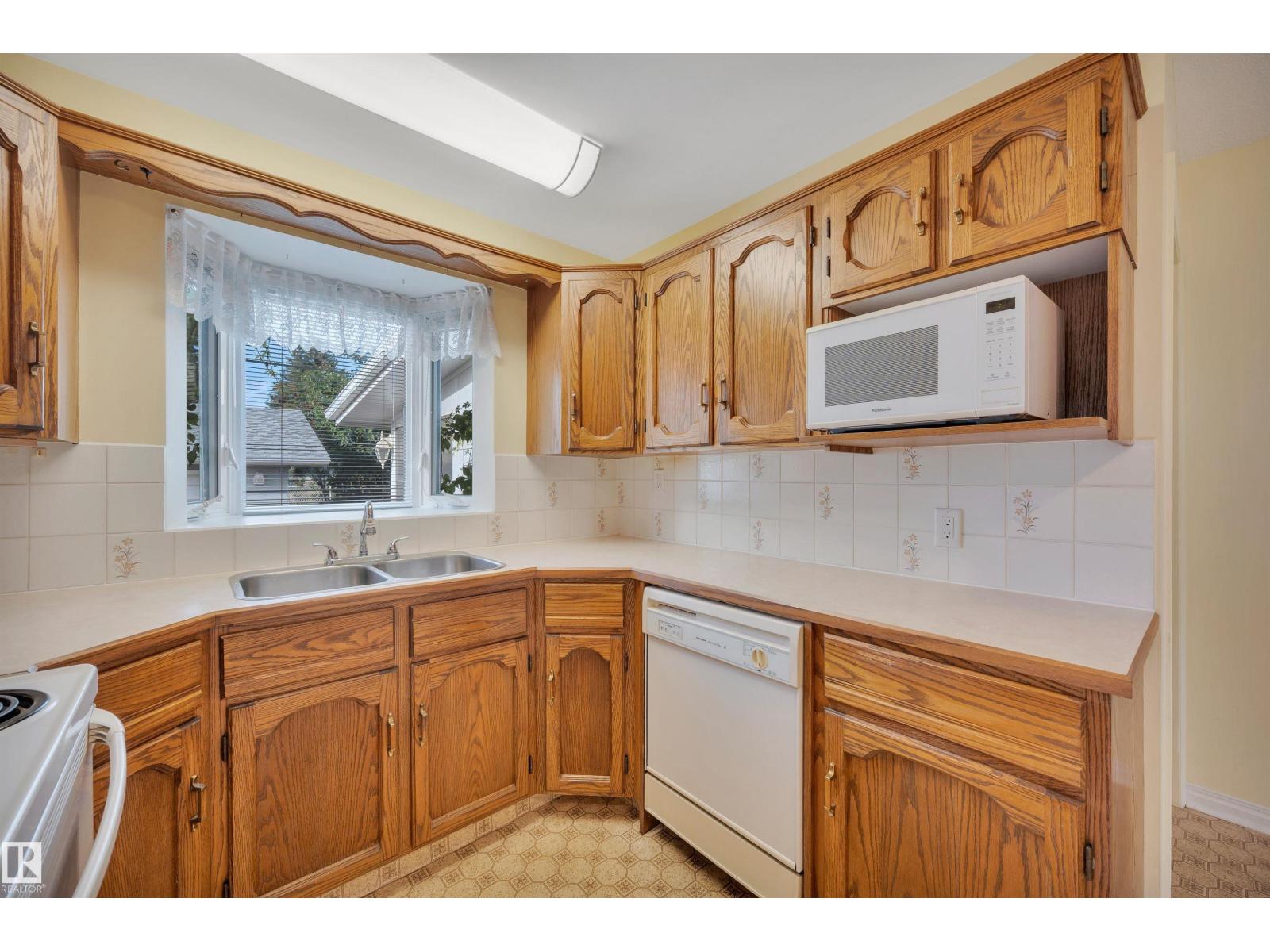 66 MEADOWBROOK RD - 18