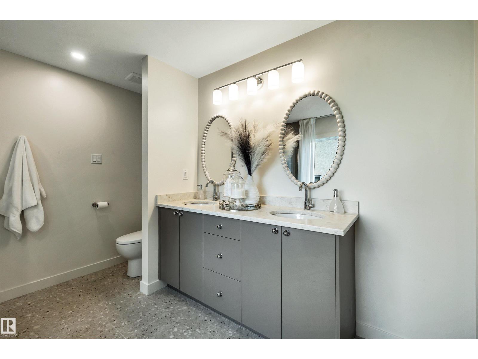 12 A INVERMERE PL - 25