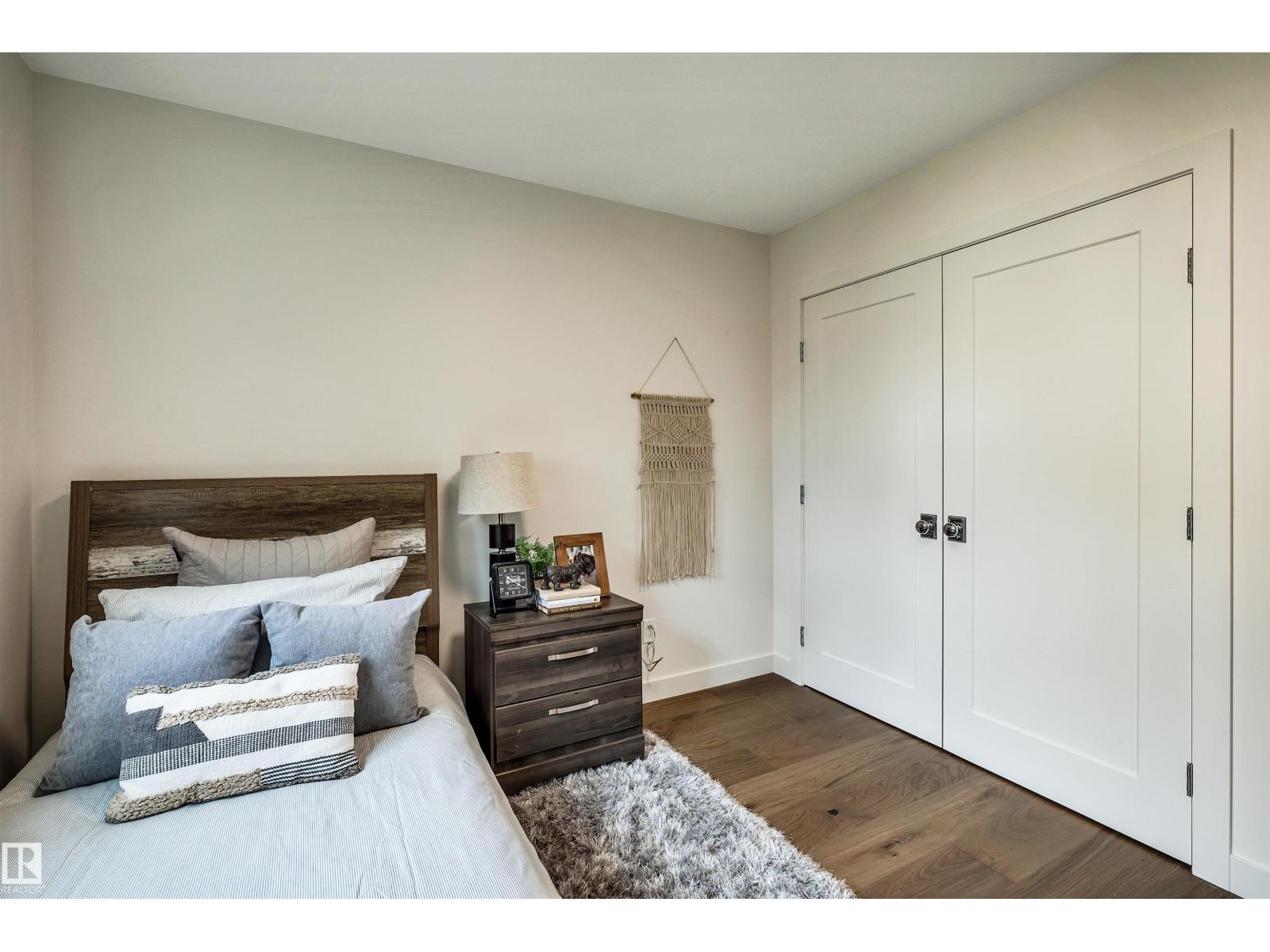12 A INVERMERE PL - 28