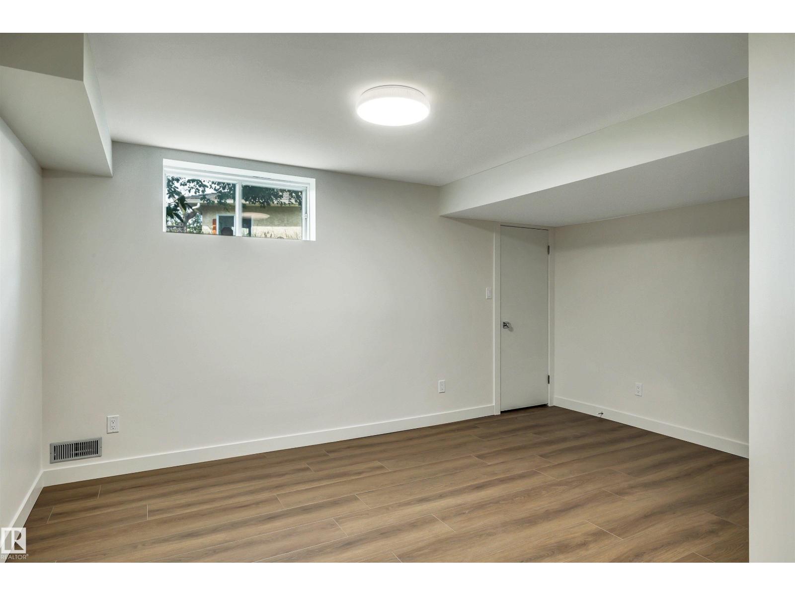 12 A INVERMERE PL - Image 36